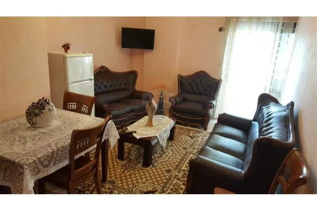 Tirane, jepet me qera apartament Kati 9, 65 m² 500 Euro