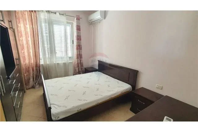 Tirane, jepet me qera apartament 2+1 Kati 7, 98 m² 500 Euro (Kodra e Diellit)