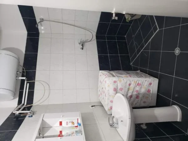 Tirane, jepet me qera apartament 1+1+BLK Kati 1, 59 m² 350 Euro