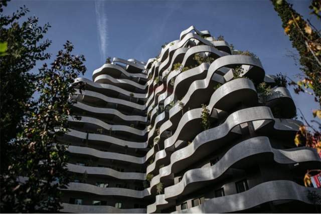 Tirane, jepet me qera zyre 828 m² 19.000 Euro (rruga faik konica)