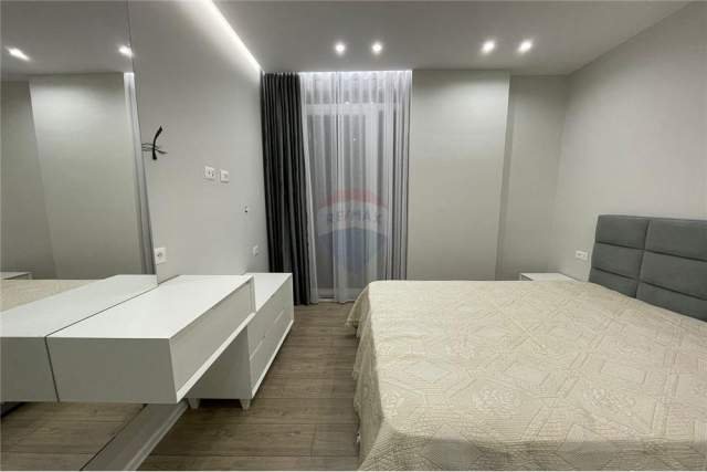 Tirane, jepet me qera apartament 1+1+BLK Kati 2, 61 m² 420 Euro (tregu elektrik)