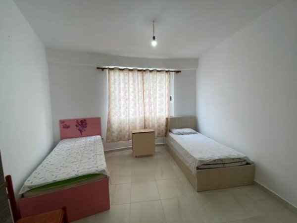 Tirane, jepet me qera apartament 2+1 Kati 5, 450 Euro (Unaza e Re)