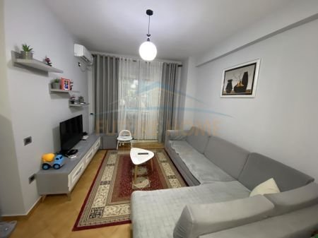 Tirane, shitet apartament 2+1 Kati 1, 100 m² 110000 Euro (UNAZA E RE)