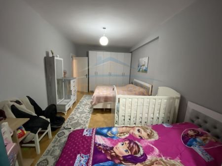 Tirane, shitet apartament 2+1 Kati 1, 100 m² 110000 Euro (UNAZA E RE)