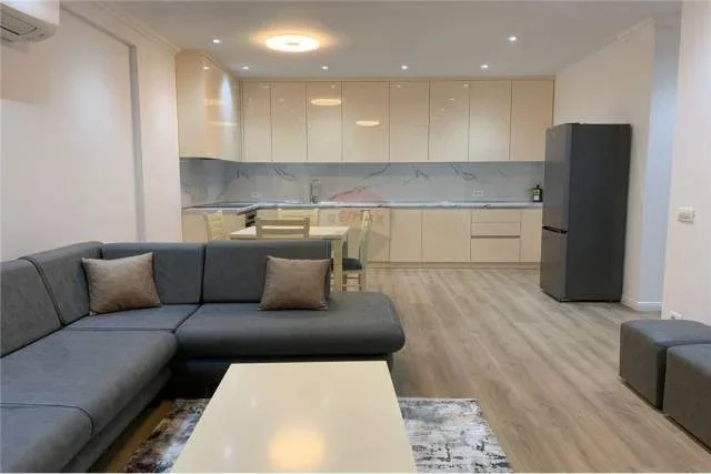 Tirane, jepet me qera apartament 2+1+BLK 110 m² 600 Euro