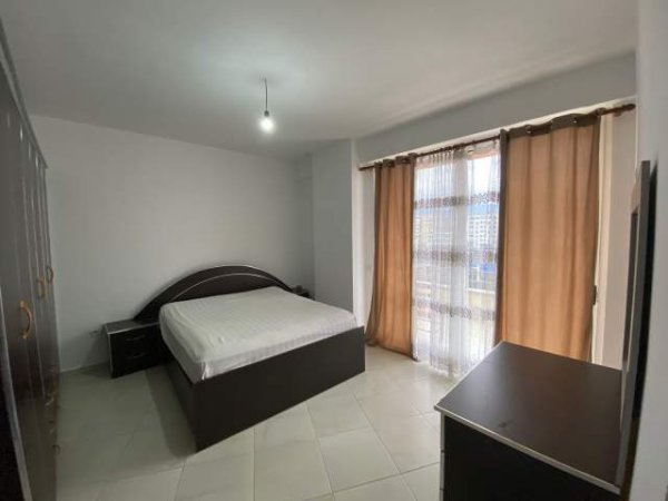 Tirane, jepet me qera apartament 2+1 Kati 5, 450 Euro (Unaza e Re)