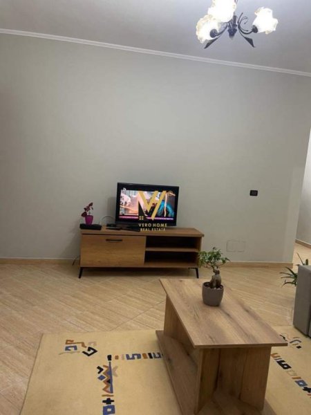 Tirane, jepet me qera apartament 2+1 Kati 2, 85 m² 600 Euro (MYSLYM SHYRI)