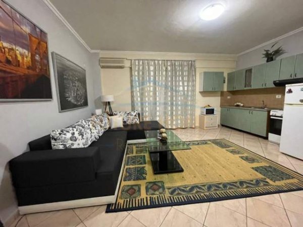 Tirane, jepet me qera apartament 1+1 Kati 9, 75 m² 420 Euro (Don Bosko)