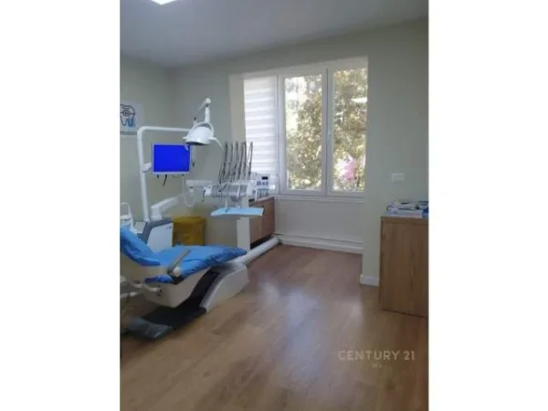 Tirane, jepet me qera ambjent biznesi Kati 3, 63 m² 850 Euro (21 Dhjetori)