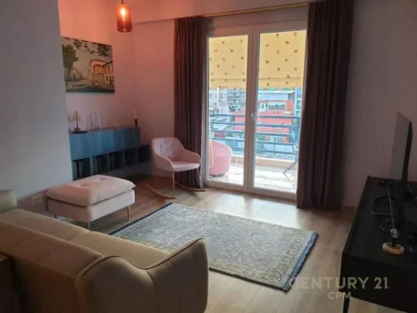 Tirane, jepet me qera apartament 2+1+BLK Kati 4, 100 m² 700 Euro (Komuna e Parisit)