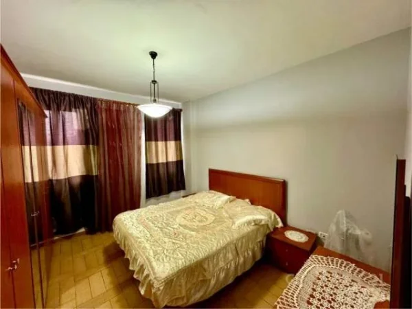 Tirane, jepet me qera apartament 80 m² 500 Euro (fakulteti i shkencave te natyres)