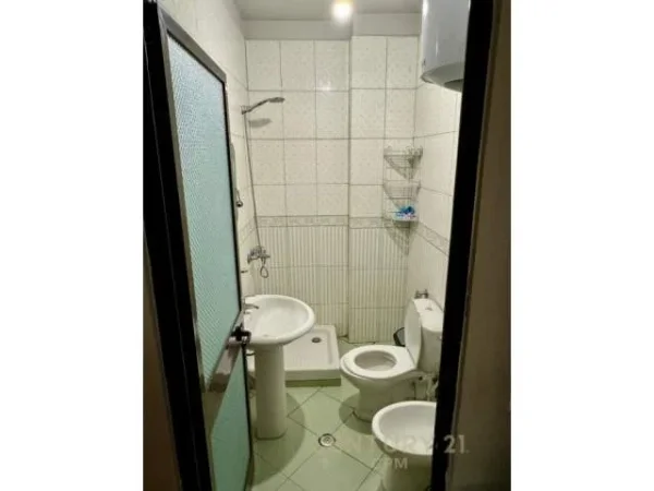 Tirane, jepet me qera apartament 80 m² 500 Euro (fakulteti i shkencave te natyres)