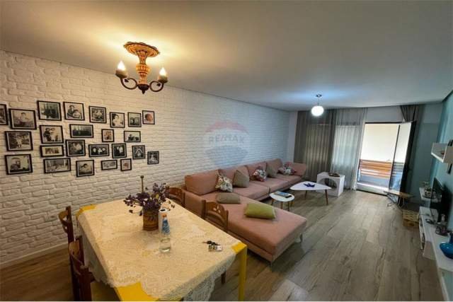 Tirane, jepet me qera apartament 2+1+BLK Kati 6, 112 m² 450 Euro