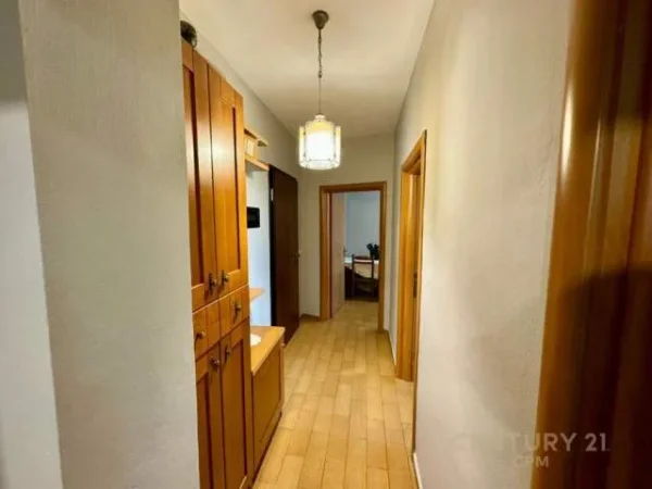 Tirane, jepet me qera apartament 80 m² 500 Euro (fakulteti i shkencave te natyres)