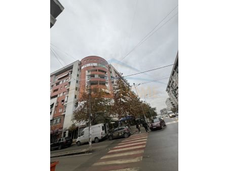 Tirane, jepet me qera ambjent biznesi Kati -1, Euro 250 (UNAZA E RE)