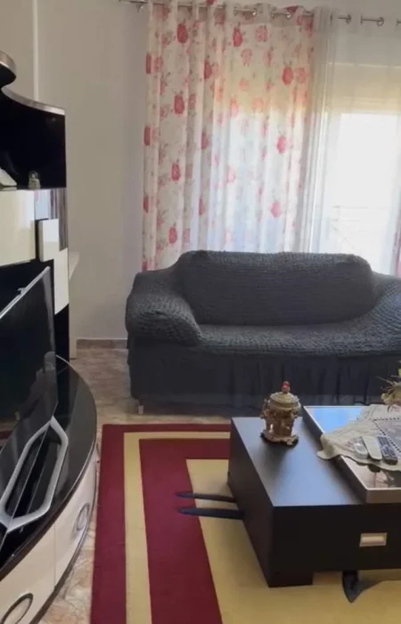 Tirane, jepet me qera apartament Kati 5, 121 m² 700 Euro (Selvia)