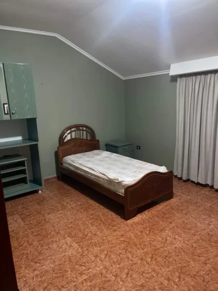 Tirane, jepet me qera apartament Kati 4, 100 m² 27.000 Leke (Shkoze)