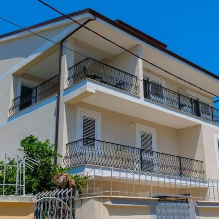 Tirane, shitet Vile 3 Katshe Kati 0, 145 m² 360.000 Euro (Rruga Aleksandër Moisiu, Tiranë.)