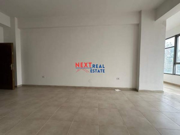 Vlore, shitet ambjent biznesi Kati 2, 53 m² 53.000 Euro (Transballkanike, prane “AZA Electronics”, Vlore)