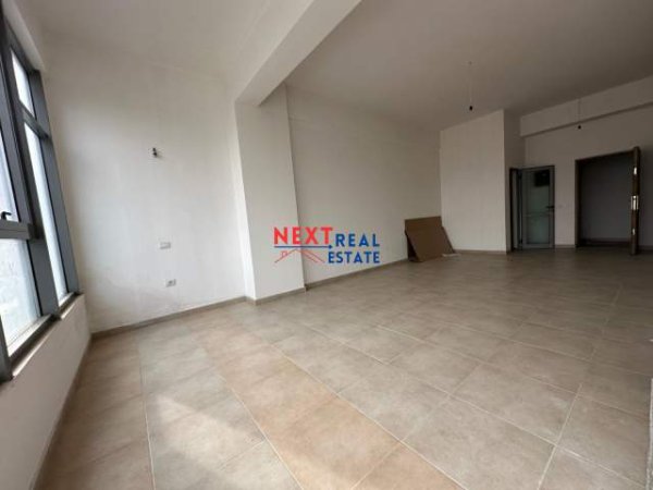 Vlore, shitet ambjent biznesi Kati 2, 53 m² 53.000 Euro (Transballkanike, prane “AZA Electronics”, Vlore)