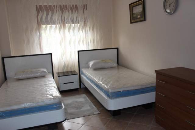 Tirane, jepet me qera apartament 2+1+BLK Kati 2, 130 m² 600 Euro (petro nini luarasi)