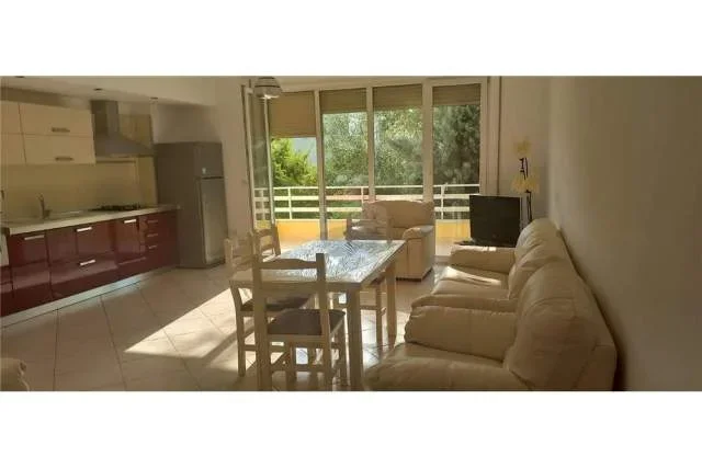 Tirane, jepet me qera apartament Kati 2, 110 m² 550 Euro