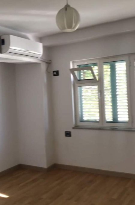 Tirane, jepet me qera zyre Kati 2, 70 m² 550 Euro (Qender)