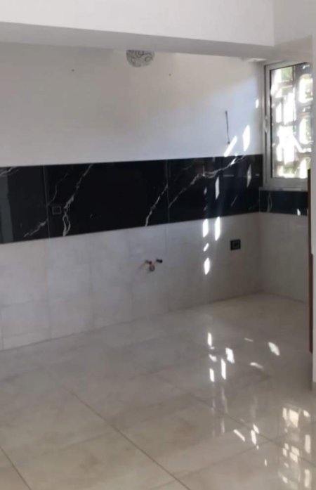 Tirane, jepet me qera zyre Kati 2, 70 m² 550 Euro (Qender)