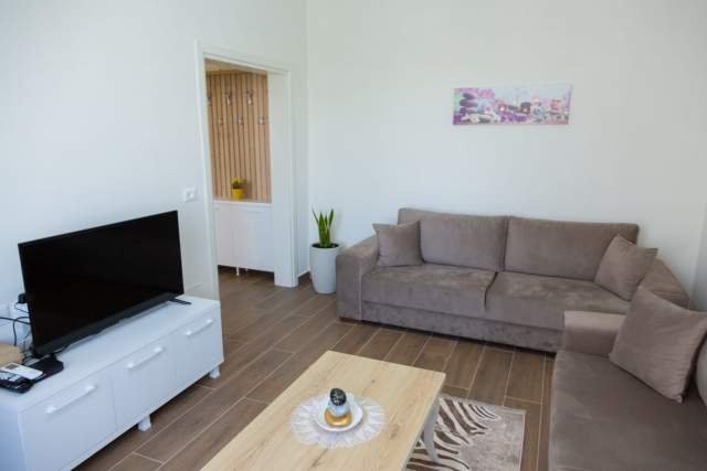 Vlore, jepet me qera apartament 1+1 Kati 3, 320 Euro (Bulevardi Ismail Qemali)