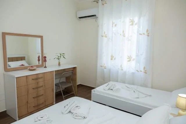 Vlore, jepet me qera apartament 1+1 Kati 3, 320 Euro (Bulevardi Ismail Qemali)