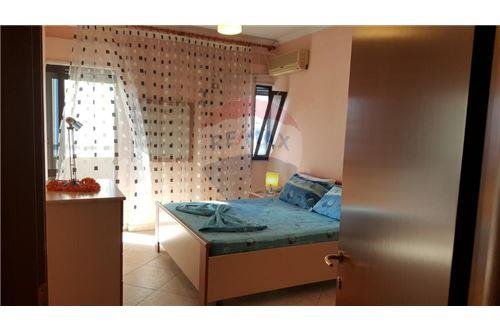 Tirane, jepet me qera apartament 1+1 Kati 9, 65 m² 500 Euro (Lidhja e Prizrenit-Bllok)