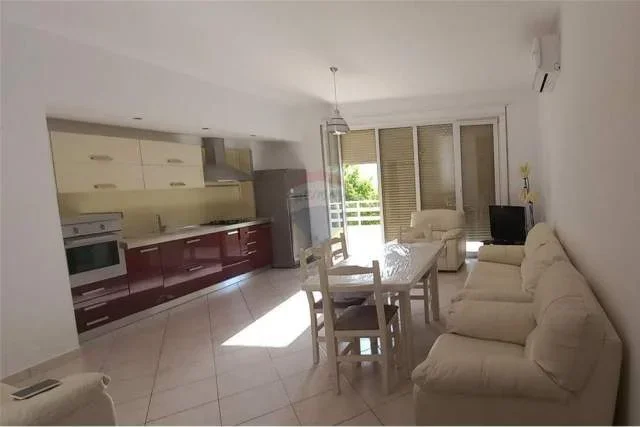 Tirane, jepet me qera apartament 2+1 110 m² 550 Euro