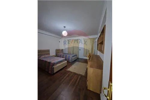 Tirane, jepet me qera apartament 1+1 Kati 1, 110 m² 600 Euro (Mahmut Fortuzi)