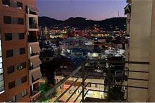 Tirane, shitet apartament 1+1 55.60 m² 77.000 Euro
