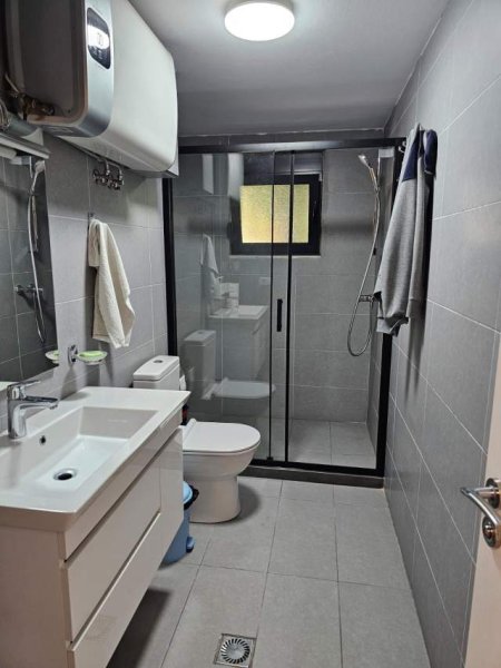 Tirane, jepet me qera ambjent biznesi Kati 2, 85 m² 800 Euro (21 dhjetori)