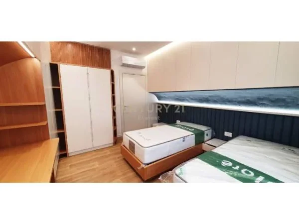 Tirane, jepet me qera apartament 2+1+BLK Kati 2, 132 m² 1.300 Euro (Liqeni i Thate)