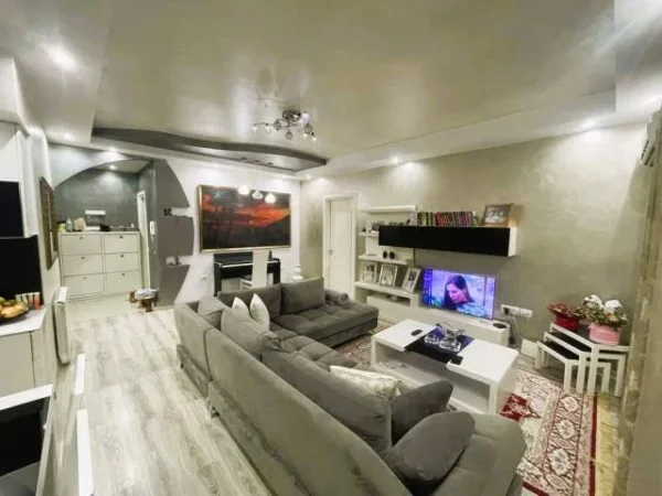 Tirane, ofert 2+1+A+BLK 120 m² 550 Euro (Yzberisht prane Eco Market)