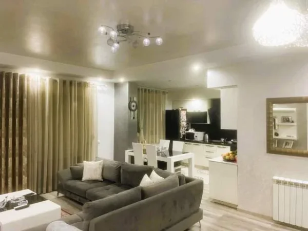 Tirane, ofert 2+1+A+BLK 120 m² 550 Euro (Yzberisht prane Eco Market)