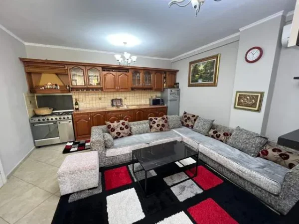 Tirane, jepet me qera apartament 2+1+A+BLK 90 m² 500 Euro (Myslym Shyri)