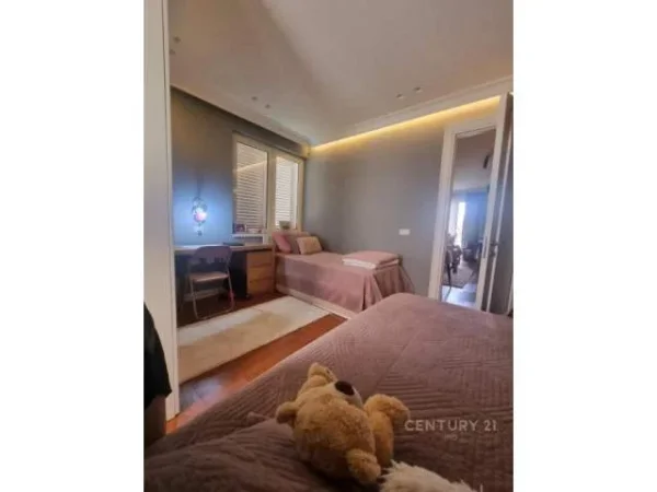 Tirane, jepet me qera 80 m² 750 Euro