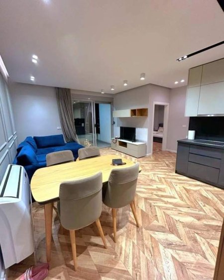 Tirane, shitet apartament 2+1+A+BLK 95 m² 194.000 Euro (Buze Liqenit Te Thate, me pamje fantastike nga Liq)