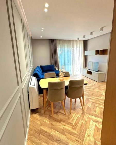 Tirane, shitet apartament 2+1+A+BLK 95 m² 194.000 Euro (Buze Liqenit Te Thate, me pamje fantastike nga Liq)