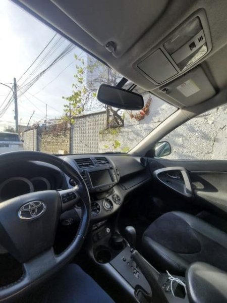 Tirane, shitet xhip Toyota RAV4 Viti 2010, 10.500 Euro