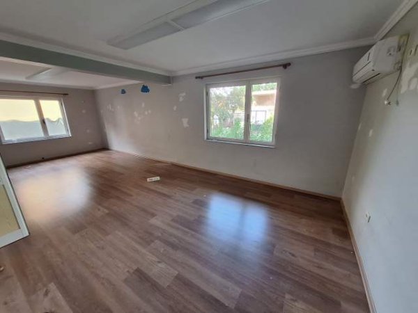 Tirane, jepet me qera Vile 5+1+A Kati 1, 700 m² 3.500 Euro (vilat gjermane)