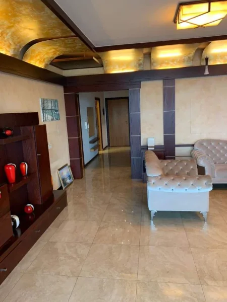 Tirane, jepet me qera apartament 3+1+BLK Kati 9, 216 m² 2.000 Euro (Etc)