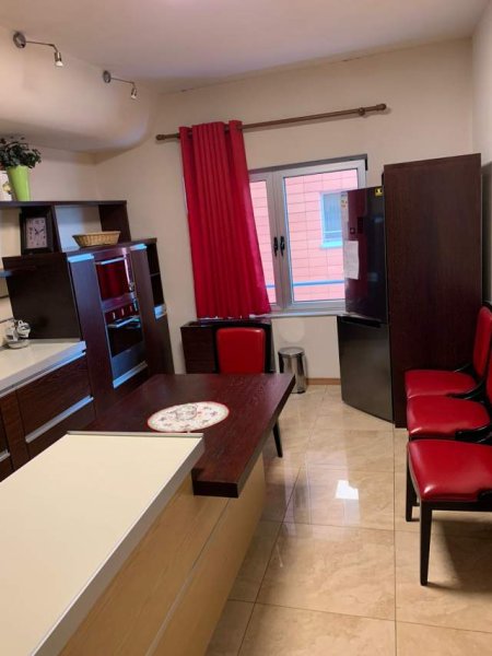 Tirane, jepet me qera apartament 3+1+BLK Kati 9, 216 m² 2.000 Euro (Etc)