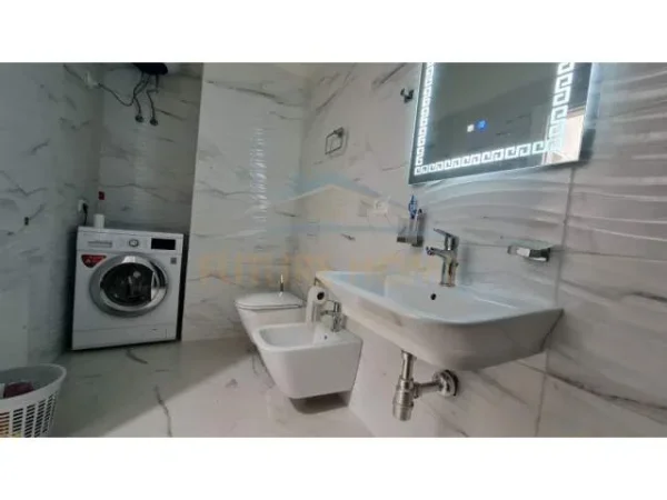 Tirane, shitet apartament 1+1 Kati 10, 78 m² 175.000 Euro