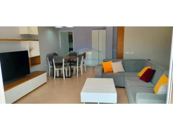 Tirane, jepet me qera apartament Kati 8, 118 m² 750 Euro (Kopshti Zoologjik)