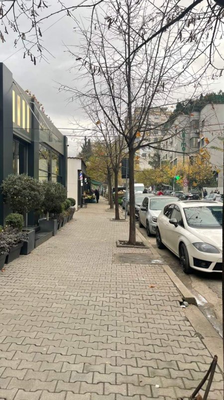 Tirane, shes dyqan 75 m² 225.000 Euro (Tregu Elektrik)