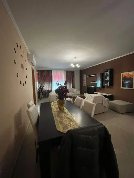 Tirane, jepet me qera apartament 2+1+A+BLK Kati 6, 110 m² 550 Euro (Perballe Delijorgjit)